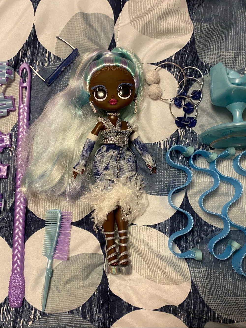 L.O.L. Surprise! FASHION SHOW Lady Braids doll with accessories!